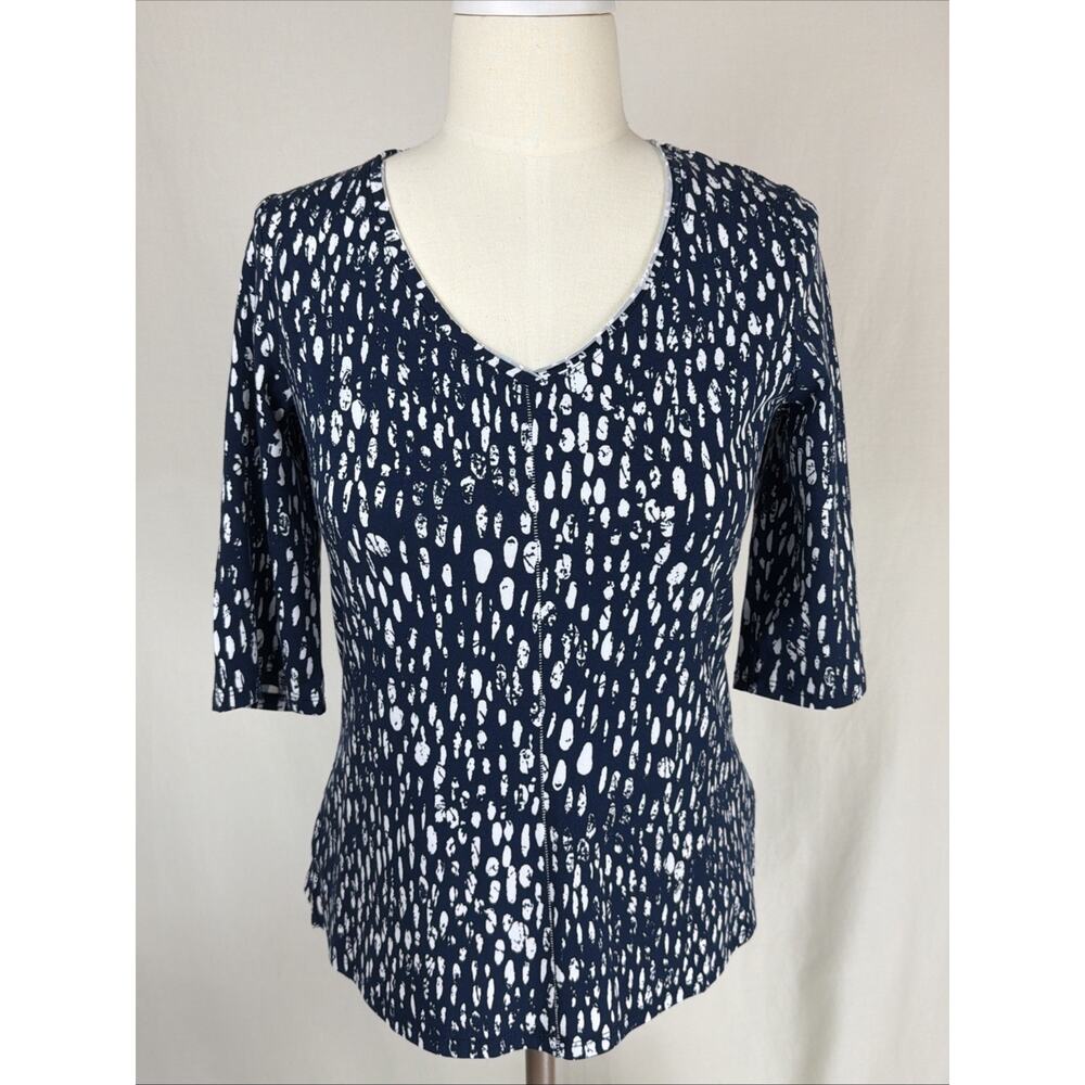NWT Liv by Habitat Blue White Pattern Half Sleeve V-Neck Top SMALL #0753
